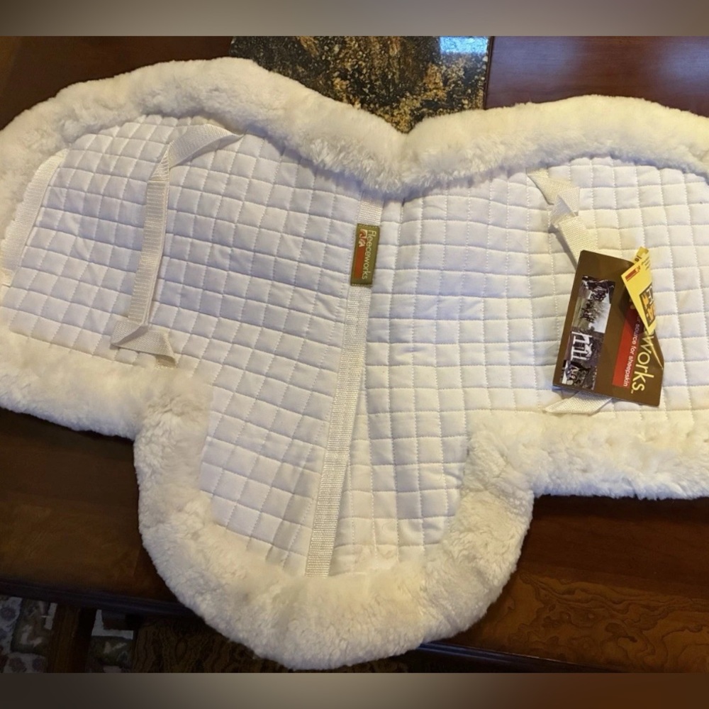 Fleeceworks Sheepskin Shearling Show Hunter Pad